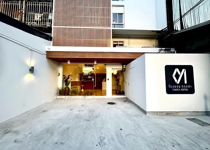 Takka - Bearing Hotel 3*